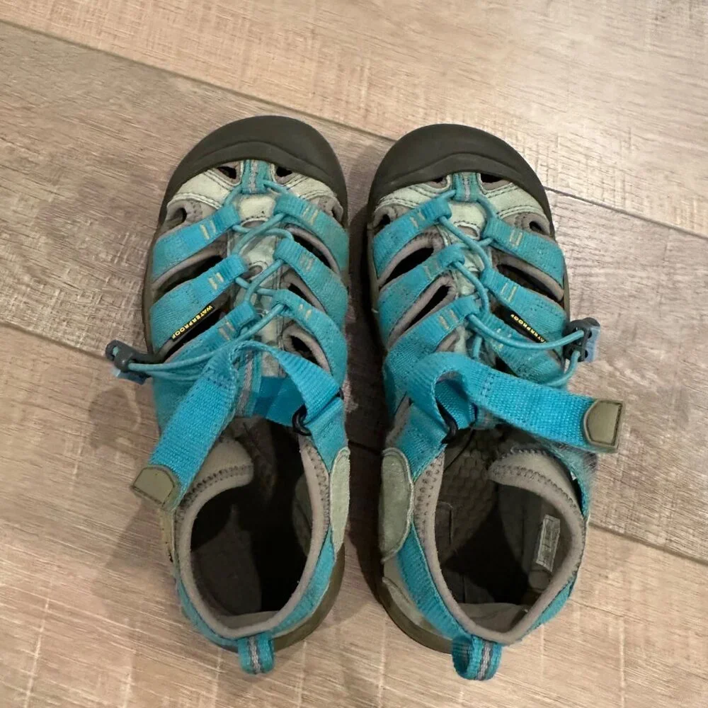 KEEN TEAL BLUE HIKING SANDALS SHOES SIZE 4